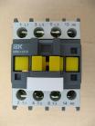 Фотография электромагнитного контактора КМИ 11810 на 18А выпуска IEK
