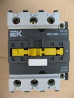 Фотография электромагнитного контактора КМИ 35012 на 50А выпуска IEK