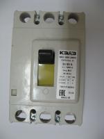 Фотография трёхполюсного автоматического выключателя ВА 51-35 на номинальный ток 80А производства КЭАЗ