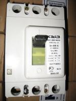 Фотография трёхполюсного автоматического выключателя ВА 51-35 на номинальный ток 400А производства КЭАЗ