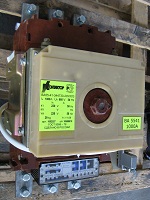 Фотография общего вида автоматического выключателя ВА 55-41 исполнения 344730 с электромагнитным приводом